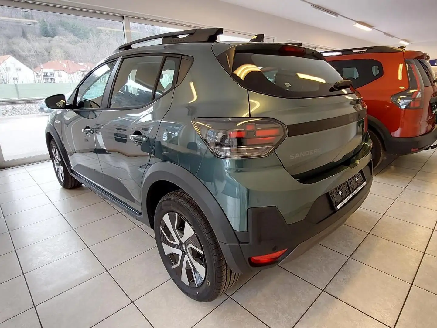 Dacia Sandero Stepway Expression Grün - 2
