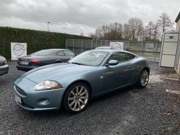 XK Coupé 4.2L-Très belle et rare combinaison