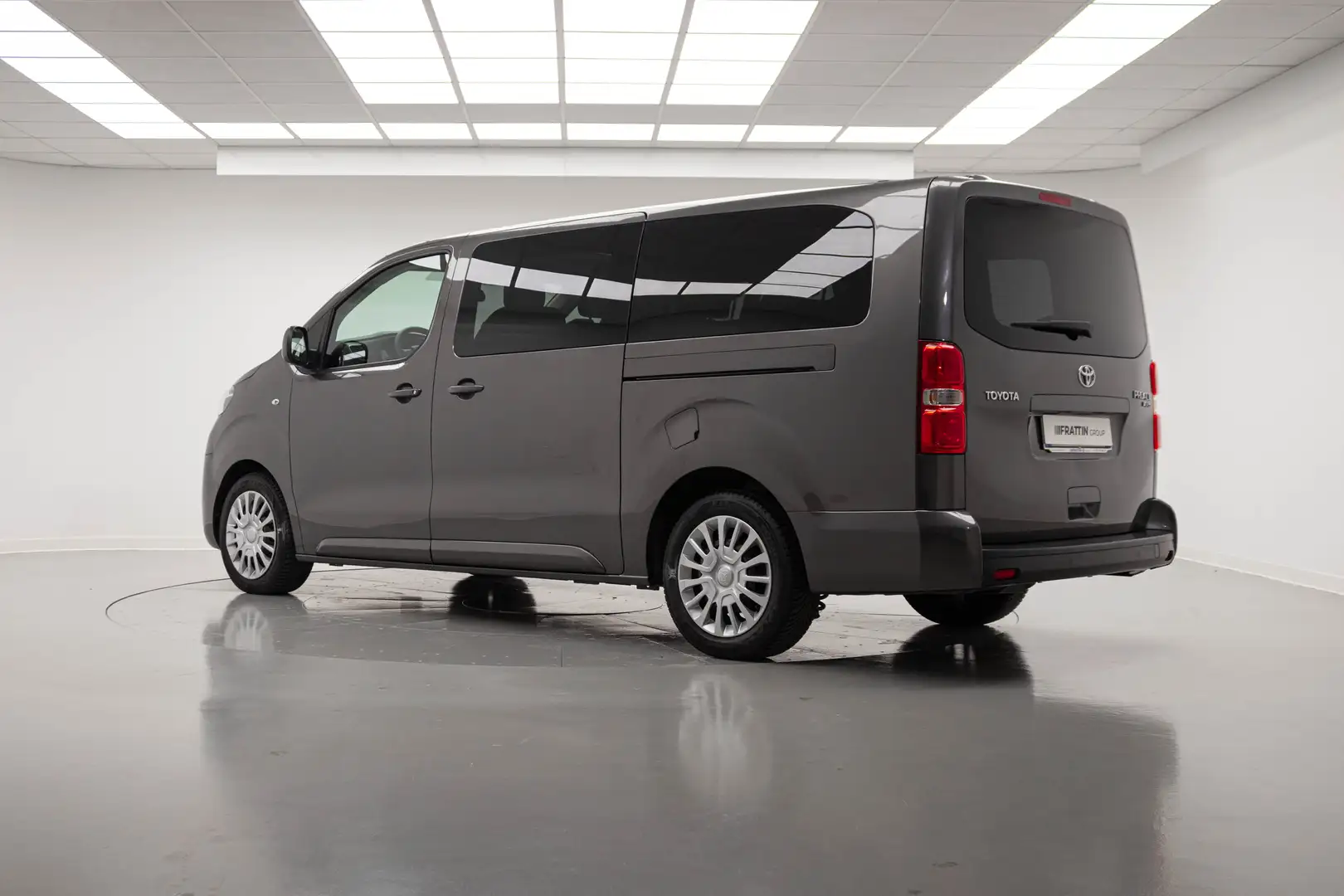Toyota Proace VERSO 2.0D 144 CV L2 D Lounge Grigio - 2