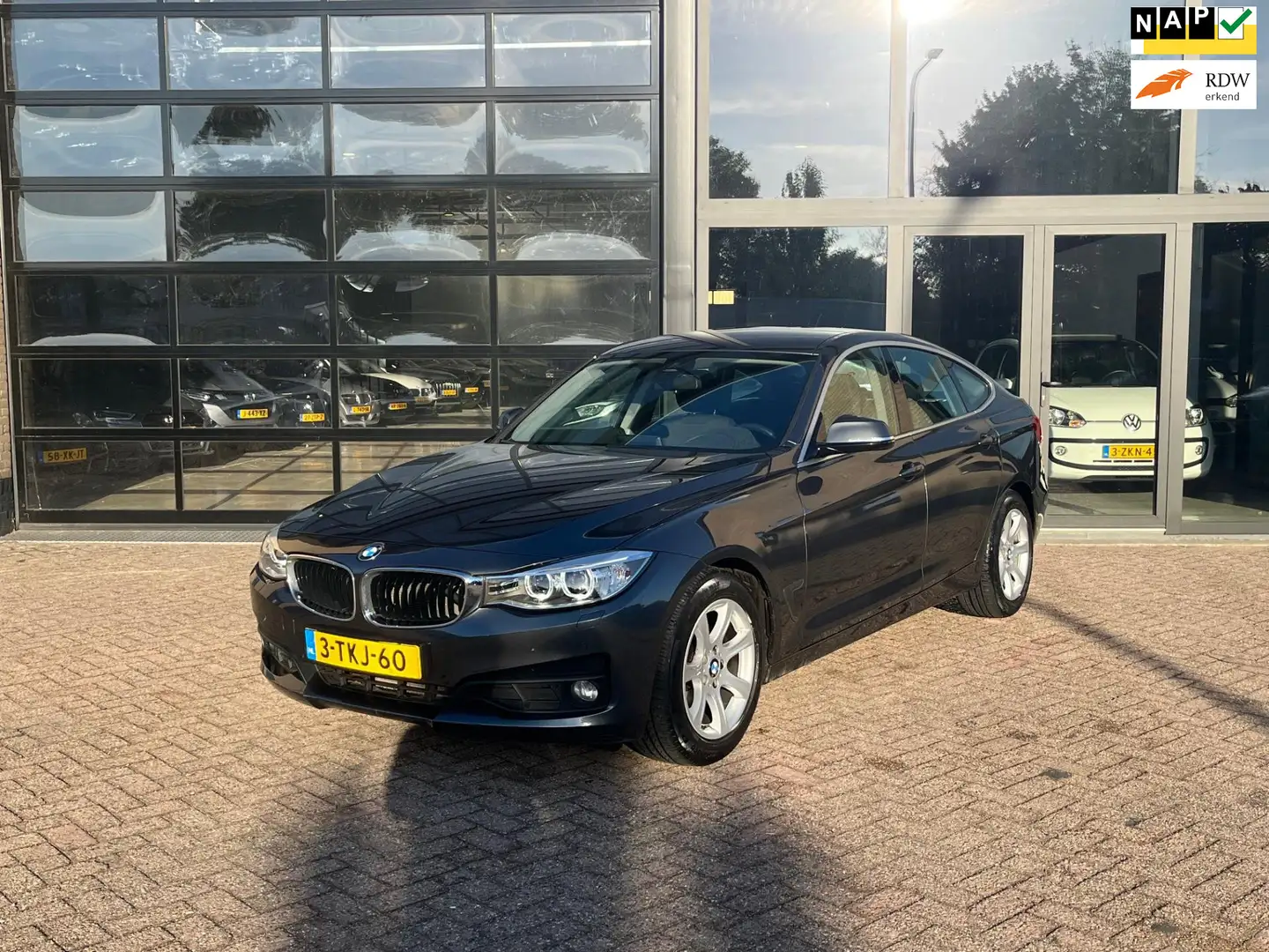 BMW 320 3-serie Gran Turismo 320d Executive, Automaat, NL Grijs - 1