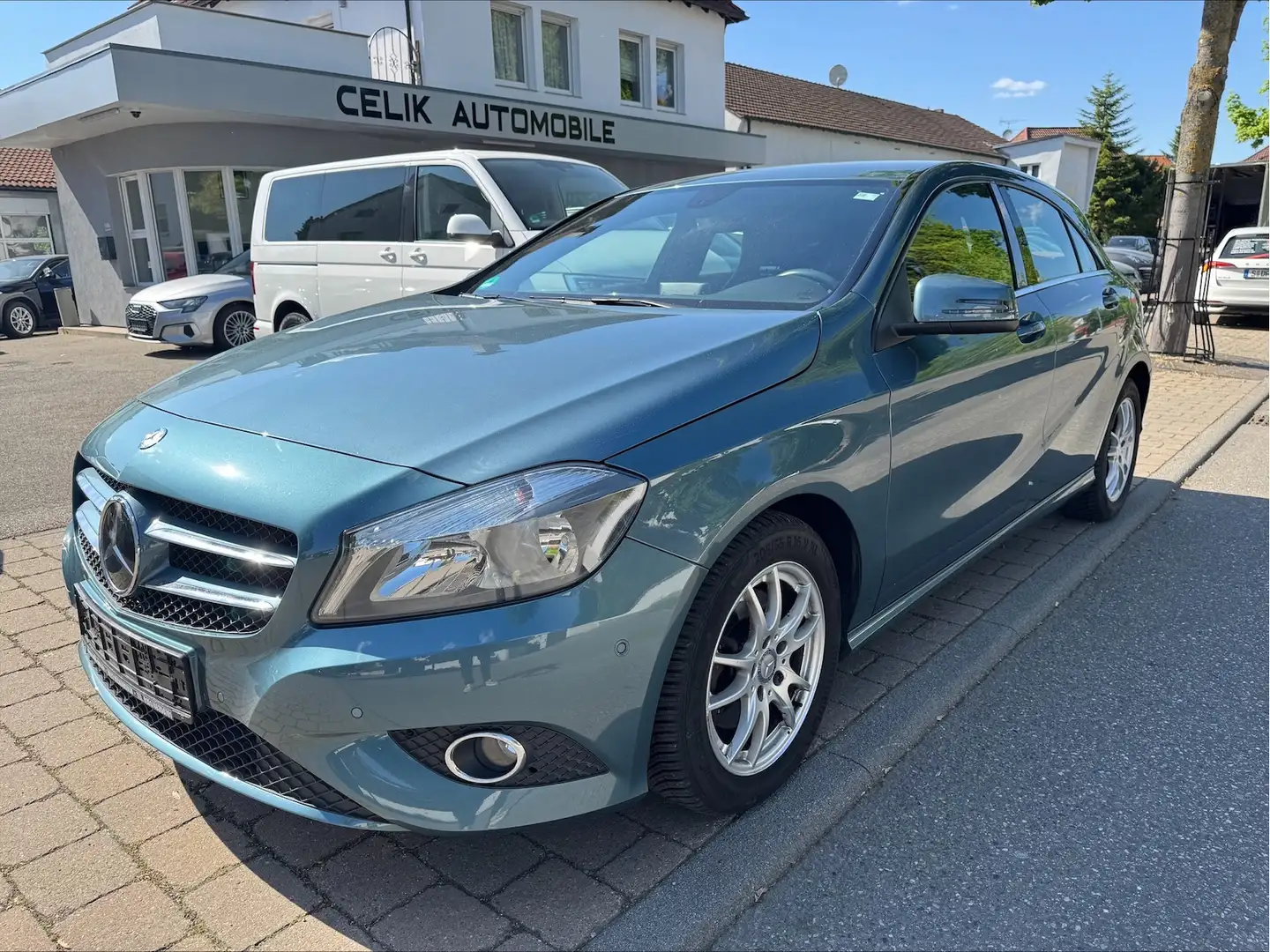 Mercedes-Benz A 180 BlueEfficieny Style Navi Teilleder Azul - 1