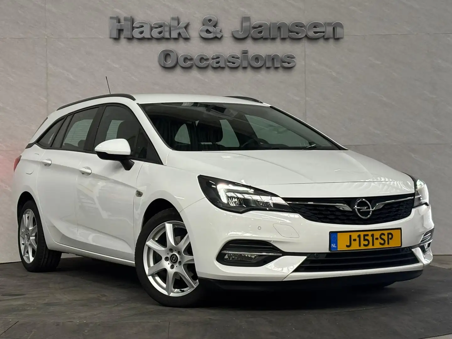 Opel Astra Sports Tourer 1.2 Edition Achteruitrijcamera Airco Bianco - 2