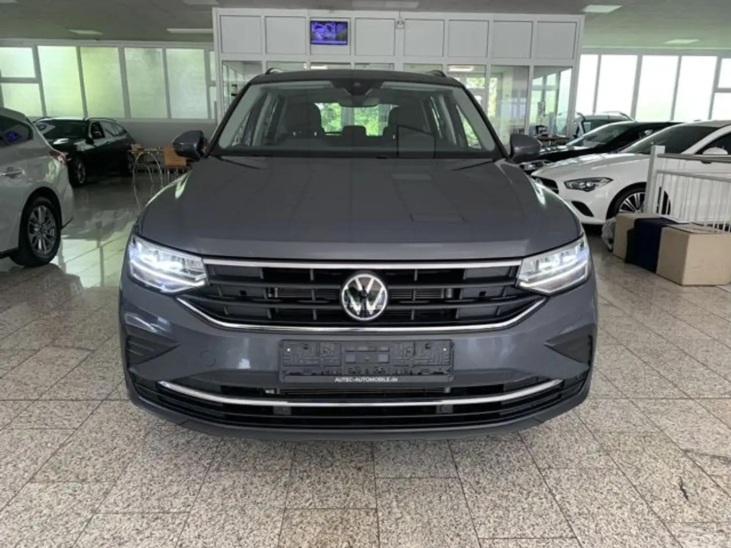 Volkswagen Tiguan Life 2.0 TDI DSG AHK+KAMERA+LED+SPURH+ACC Gris - 2