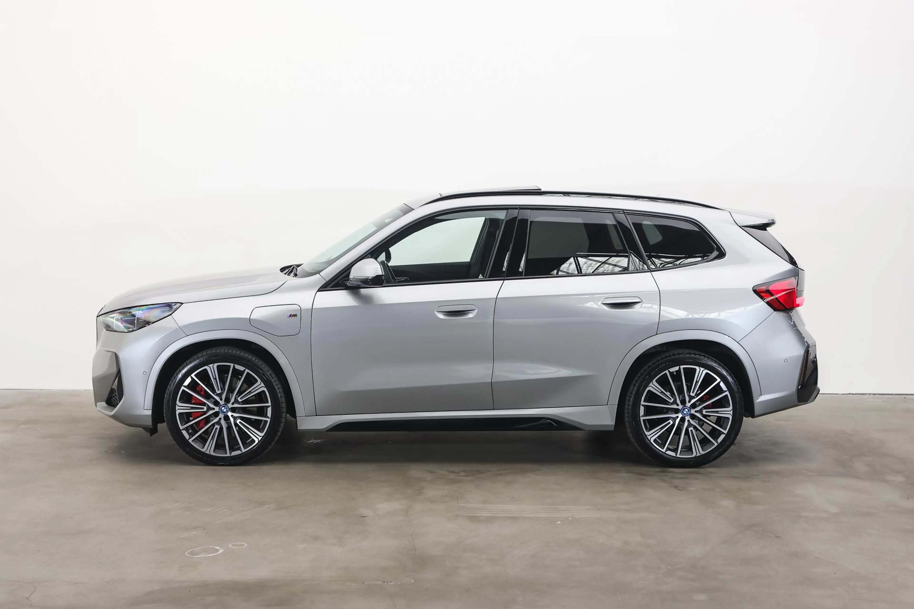 BMW X1 xDrive25e M Sport Automaat / Panoramadak / Sportst — photo 8