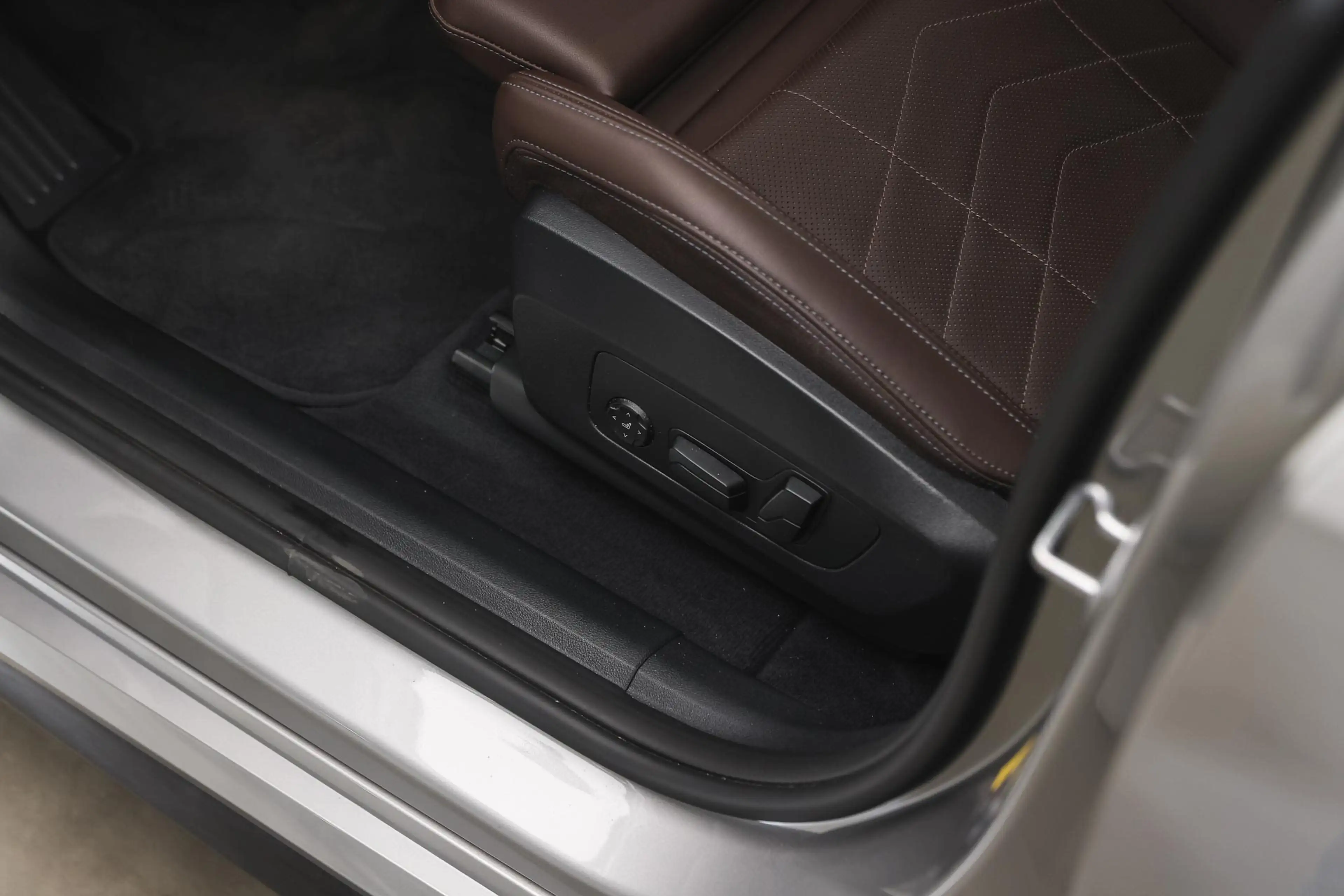 BMW X1 xDrive25e M Sport Automaat / Panoramadak / Sportst — photo 12