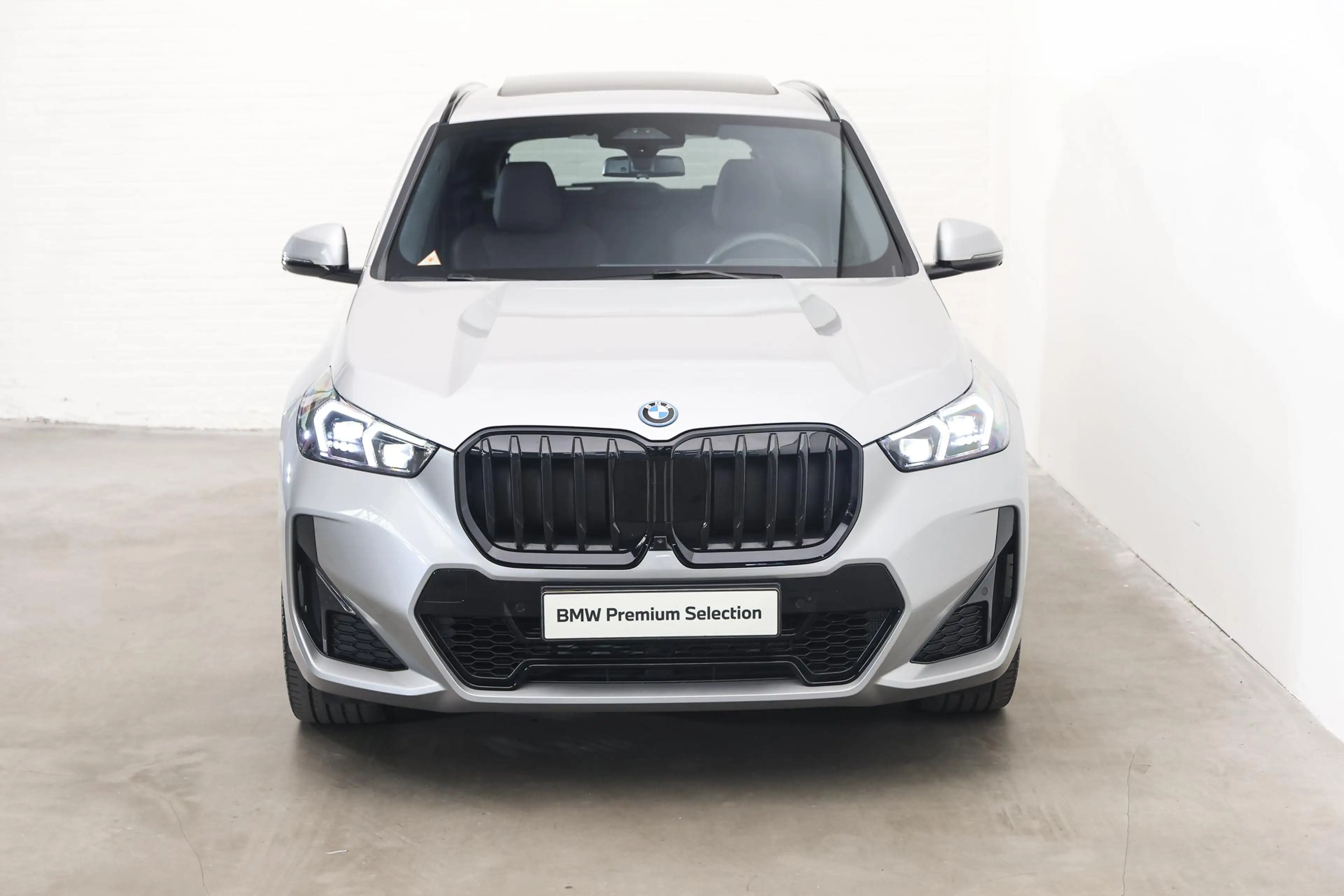 BMW X1 xDrive25e M Sport Automaat / Panoramadak / Sportst — photo 6