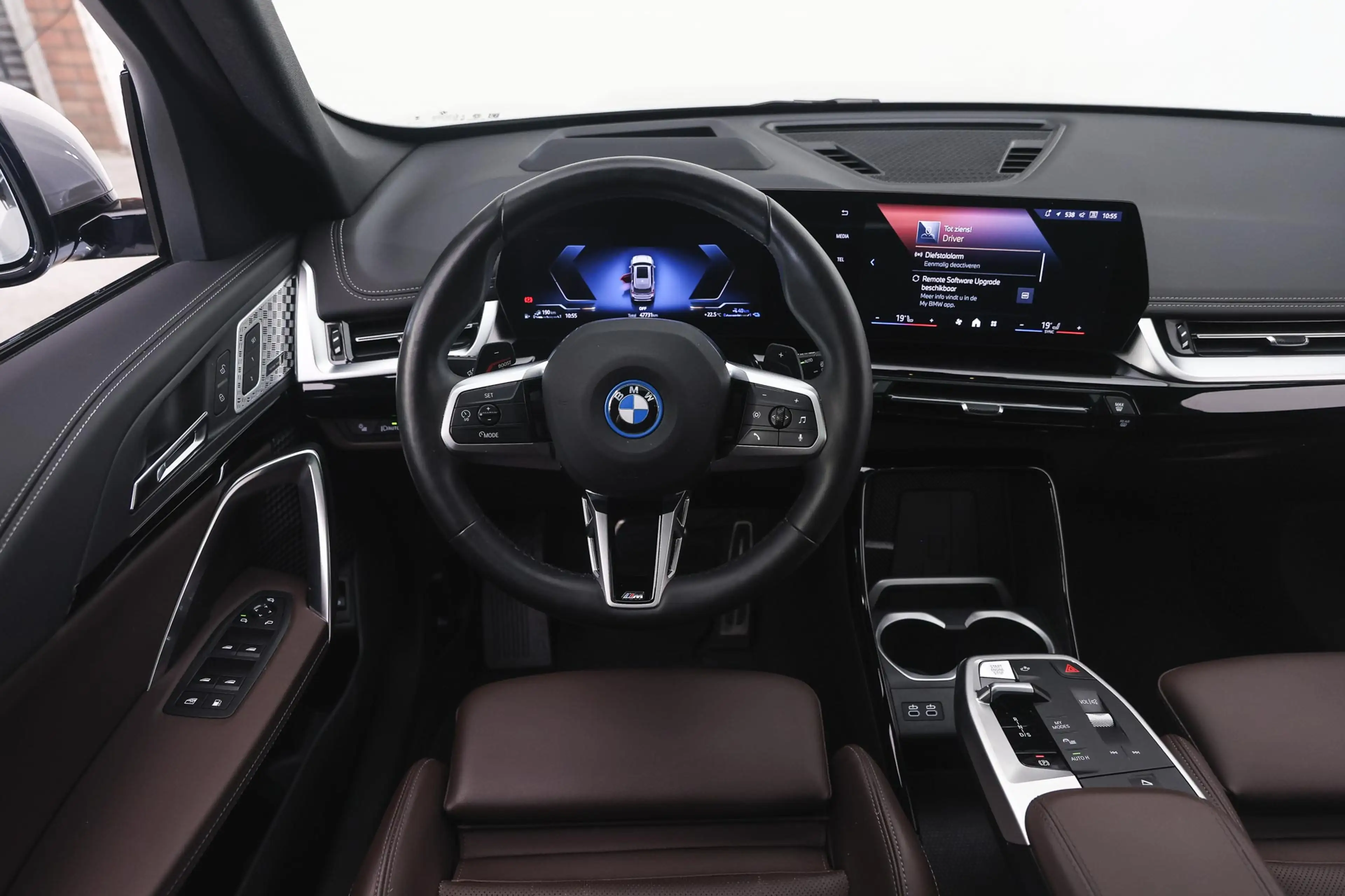 BMW X1 xDrive25e M Sport Automaat / Panoramadak / Sportst — photo 3