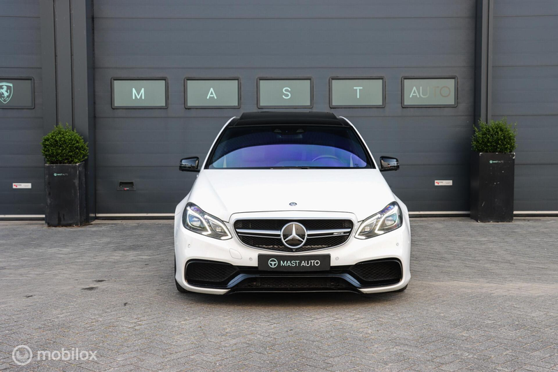 Mercedes-Benz E 63 AMG S 4MATIC|KERAMISCH|PANO|CARBON|H&K AUDIO|DRIVER'S — photo 2