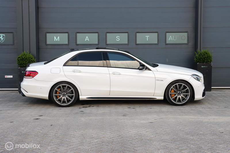 Mercedes-Benz E 63 AMG S 4MATIC|KERAMISCH|PANO|CARBON|H&K AUDIO|DRIVER'S — photo 5