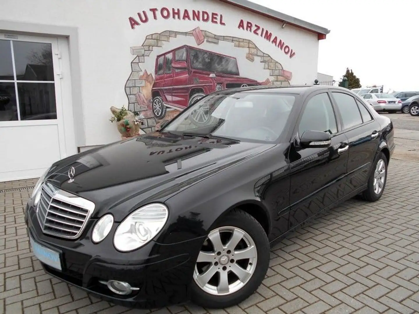 Mercedes-Benz E 200 Kompressor NAVI/LEDER/STANDHEIZUNG Schwarz - 1