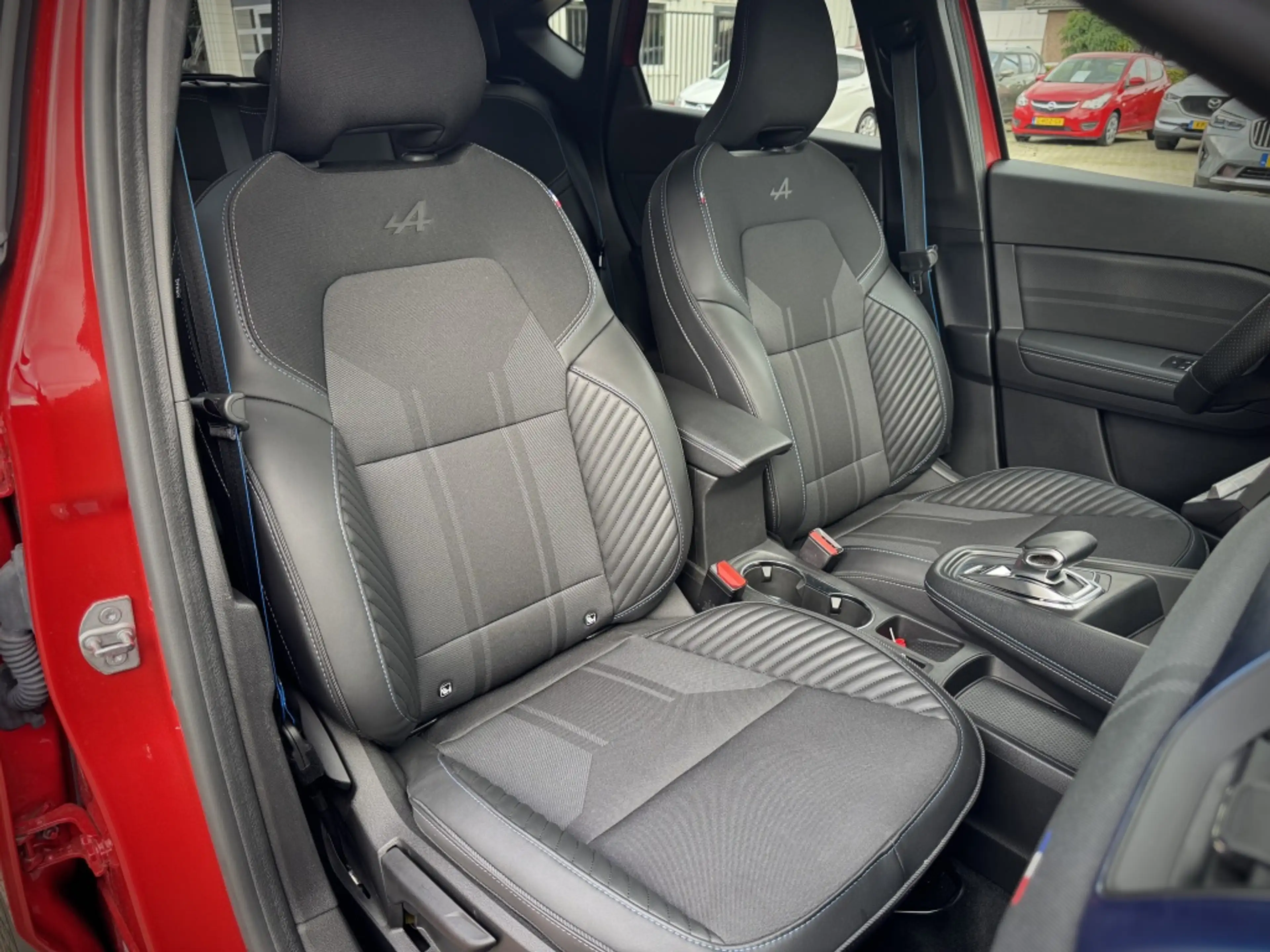 Renault Captur 1.6 E-Tech Full Hybrid 145PK Esprit Alpine Trekhaa — photo 4