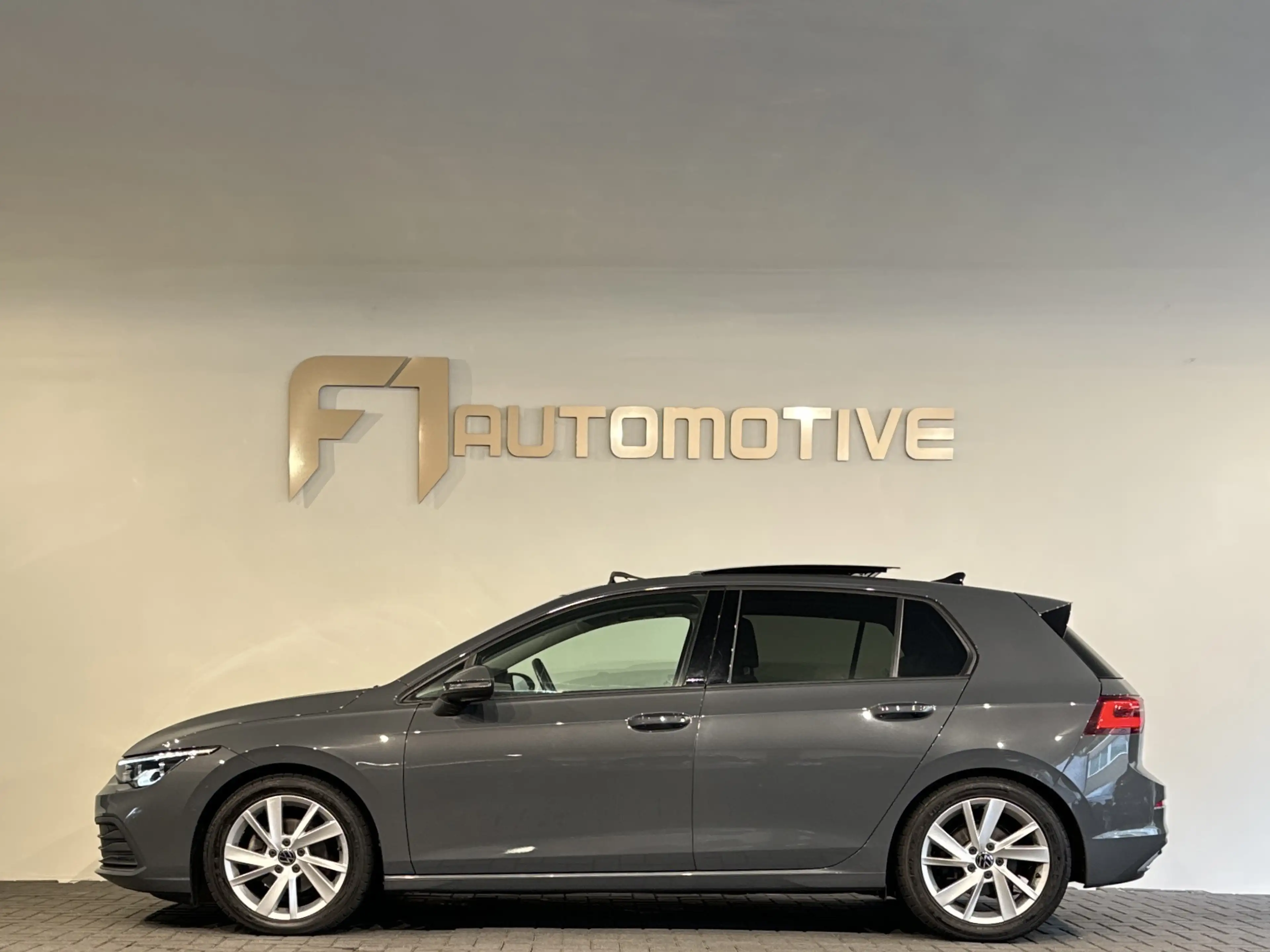 Volkswagen Golf 2.0 TDI R-Line Pano|Camera|Stoelverwarming|Sfeer|K — photo 6