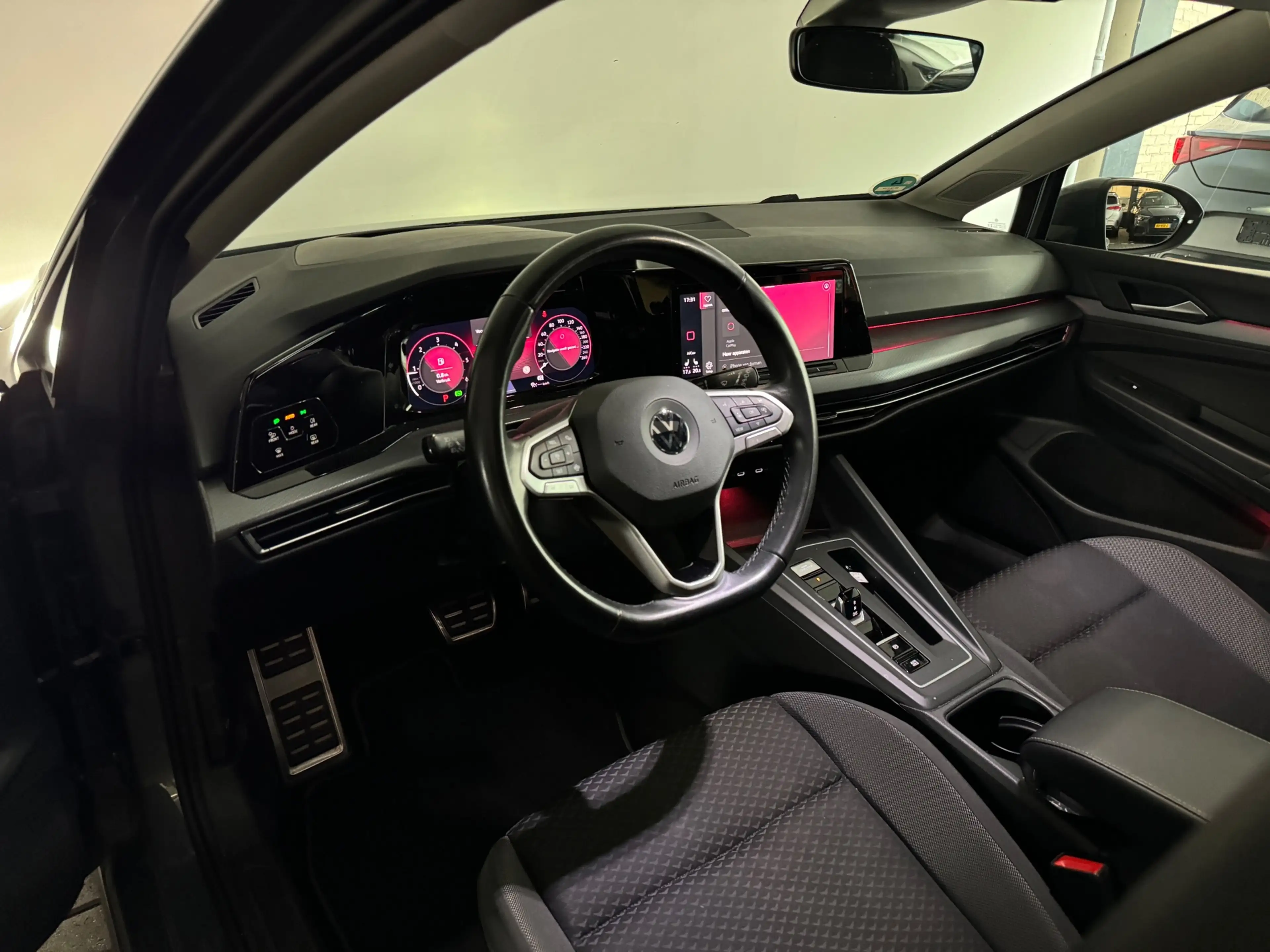 Volkswagen Golf 2.0 TDI R-Line Pano|Camera|Stoelverwarming|Sfeer|K — photo 8