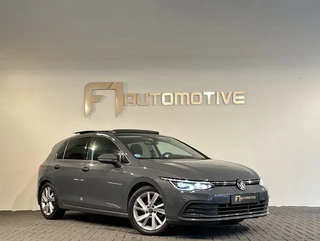 Volkswagen Golf view 3