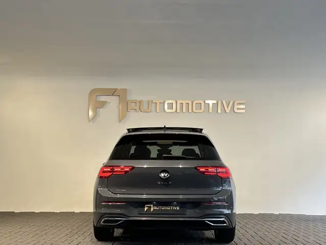 Volkswagen Golf view 4