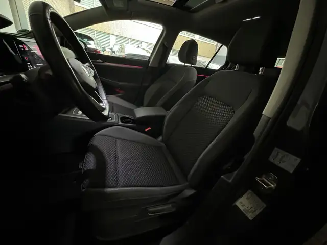 Volkswagen Golf view 9