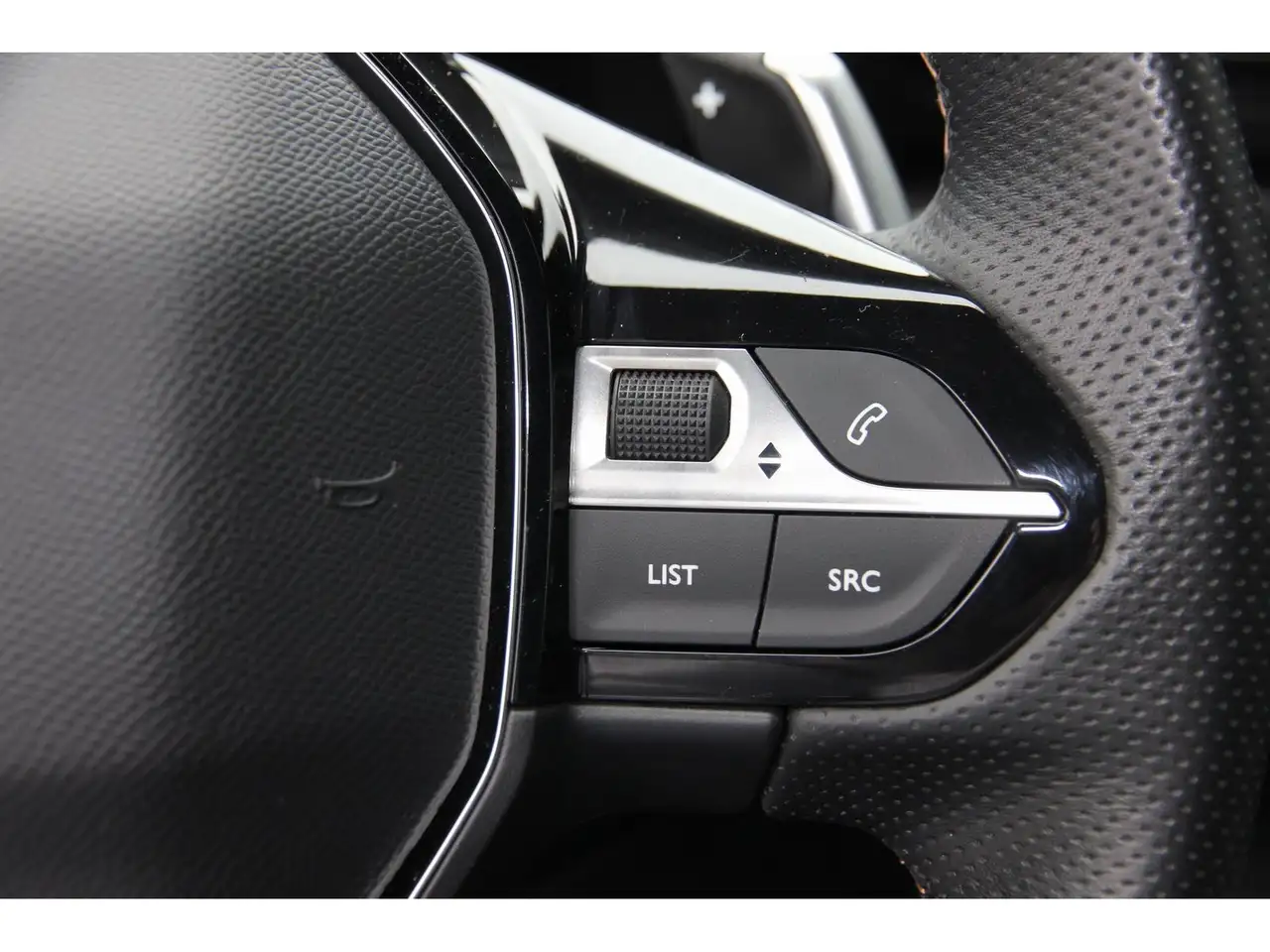 Peugeot 3008 GT PT 130 EAT8 GJR SHZ LED Navi RFK Carplay, миниатюра 22