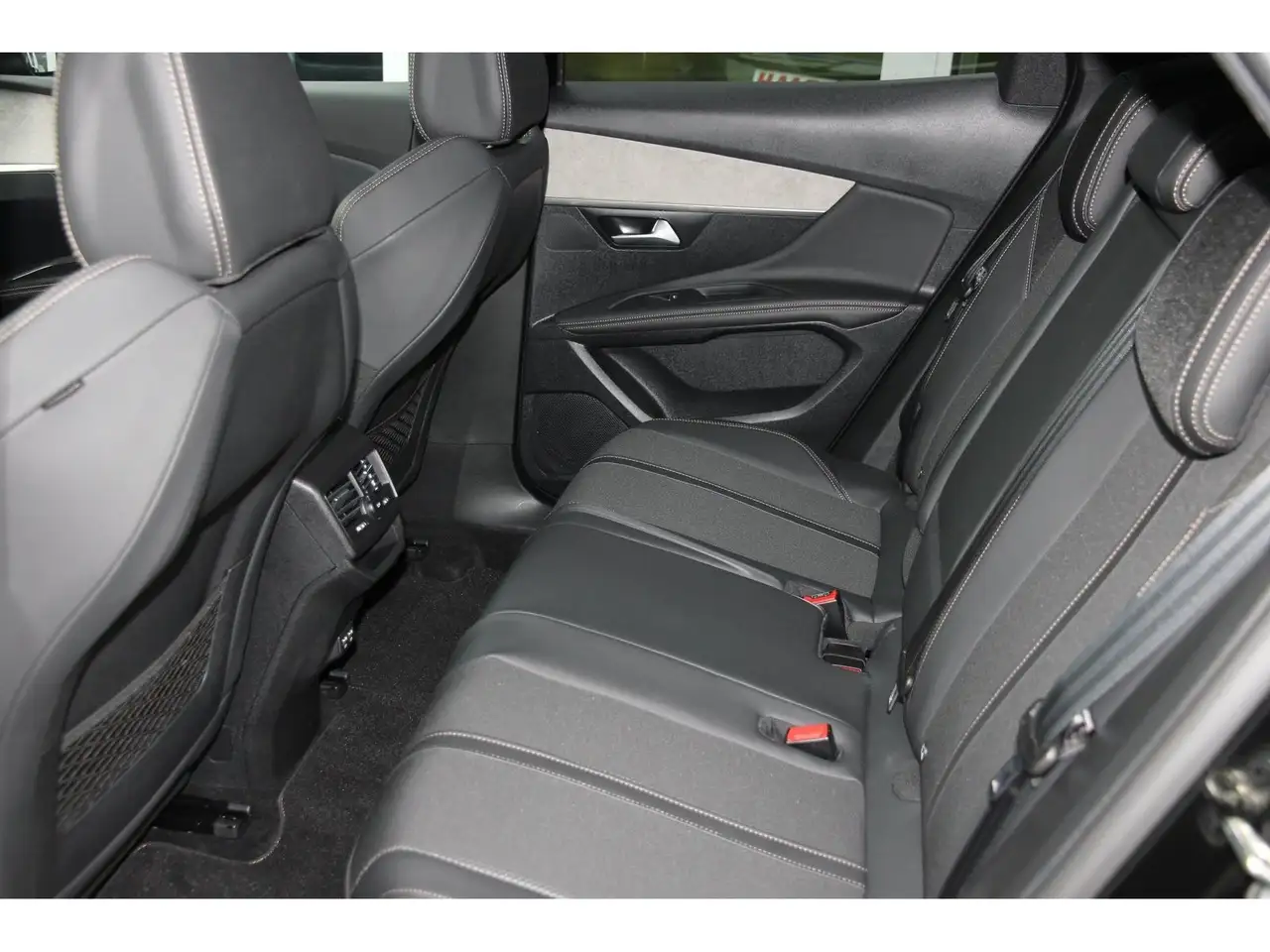 Peugeot 3008 GT PT 130 EAT8 GJR SHZ LED Navi RFK Carplay, миниатюра 8