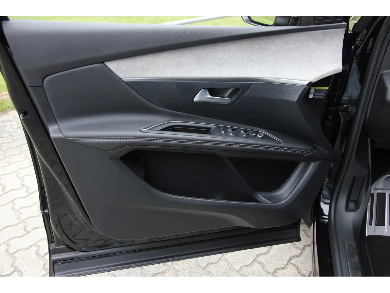 Peugeot 3008 GT PT 130 EAT8 GJR SHZ LED Navi RFK Carplay, миниатюра 12