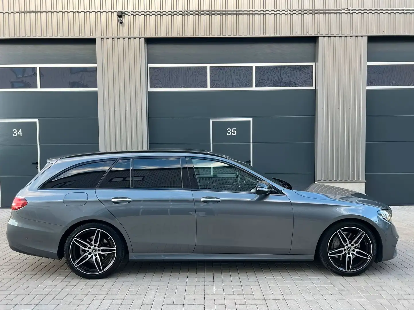 Mercedes-Benz E 220 E 220 d T Aut. Grau - 1