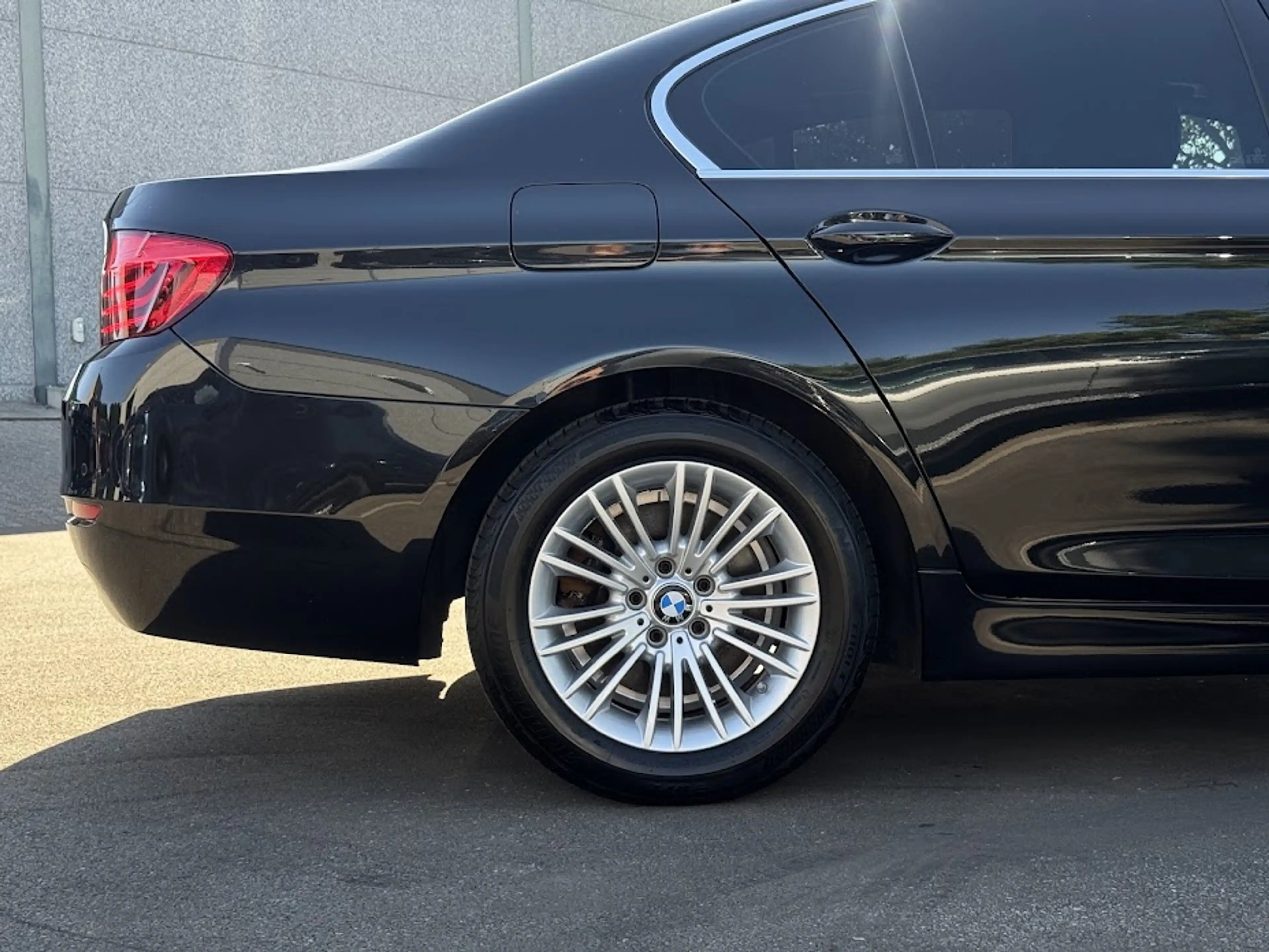 BMW 518 dA sedan / NAVI PROF / PDC / LEDER / BT / MEM ELEK SEAT / RADIO / AIRCO — photo 11