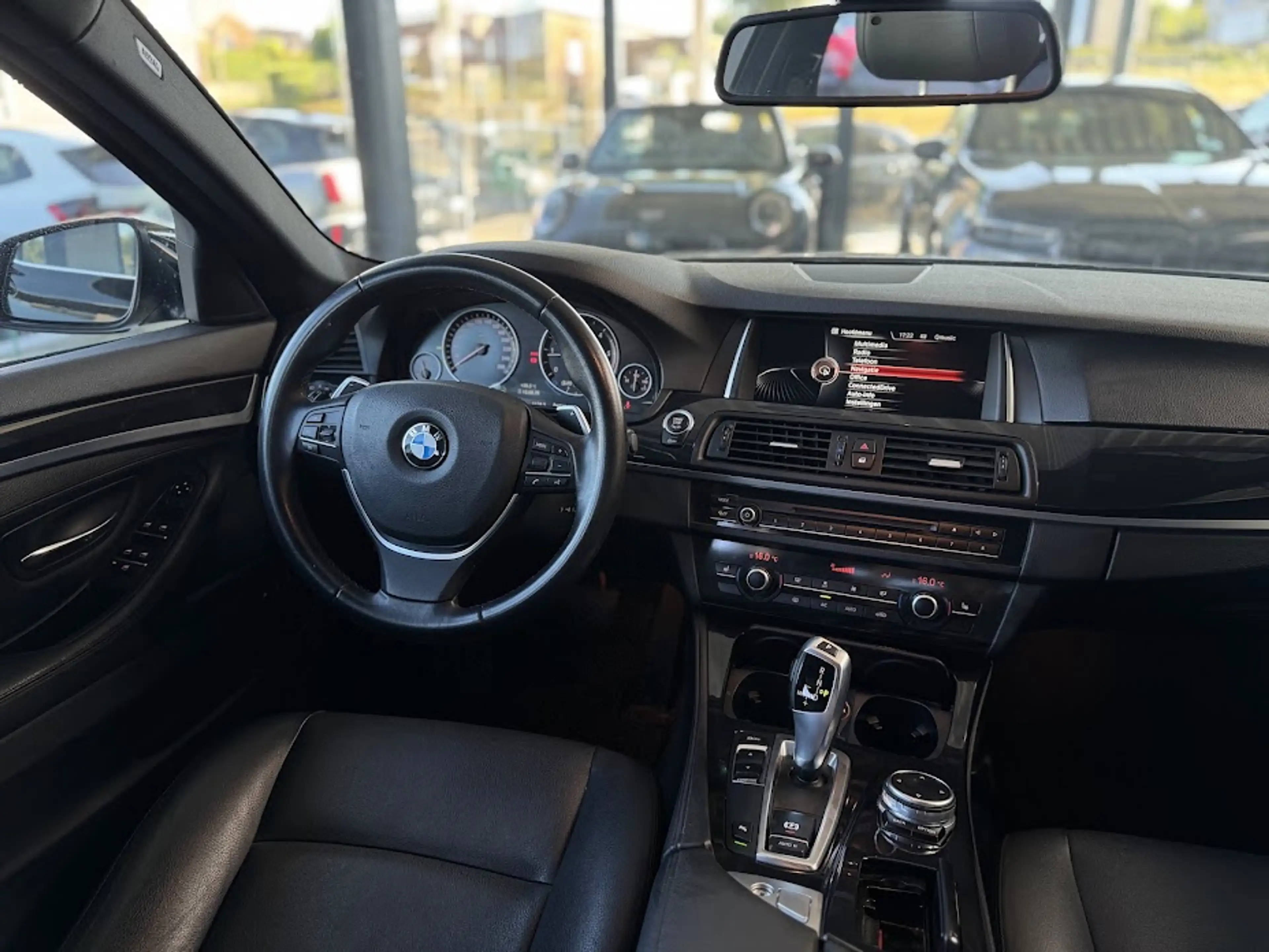 BMW 518 dA sedan / NAVI PROF / PDC / LEDER / BT / MEM ELEK SEAT / RADIO / AIRCO — photo 35