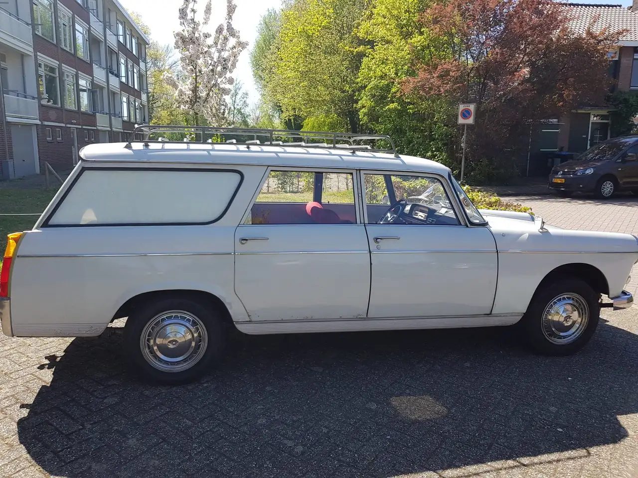 Peugeot 404 Familiale, foto 1