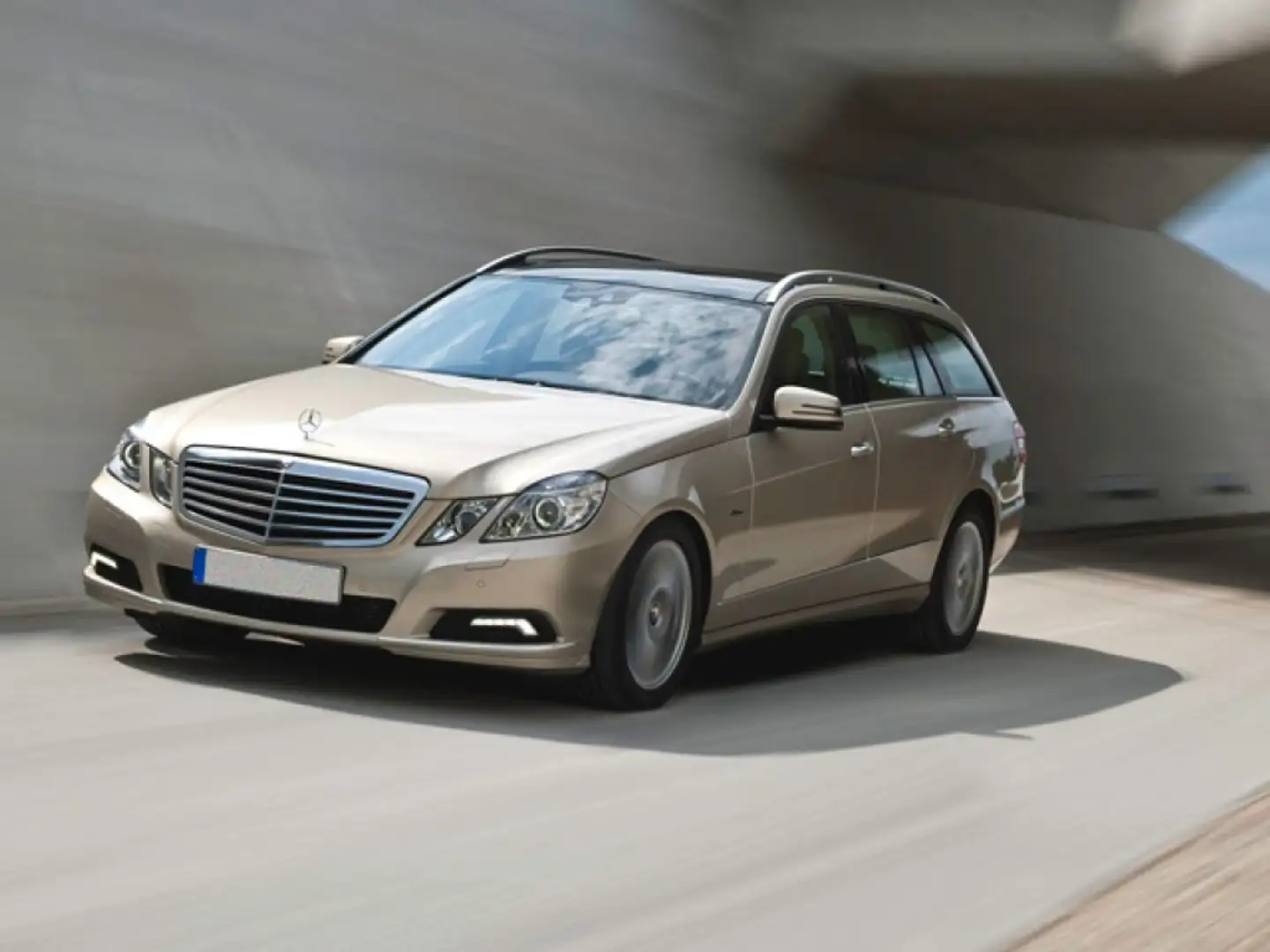Mercedes-Benz E 250 CGI BlueEFFICIENCY Tagliandi Mercedes Grigio - 2