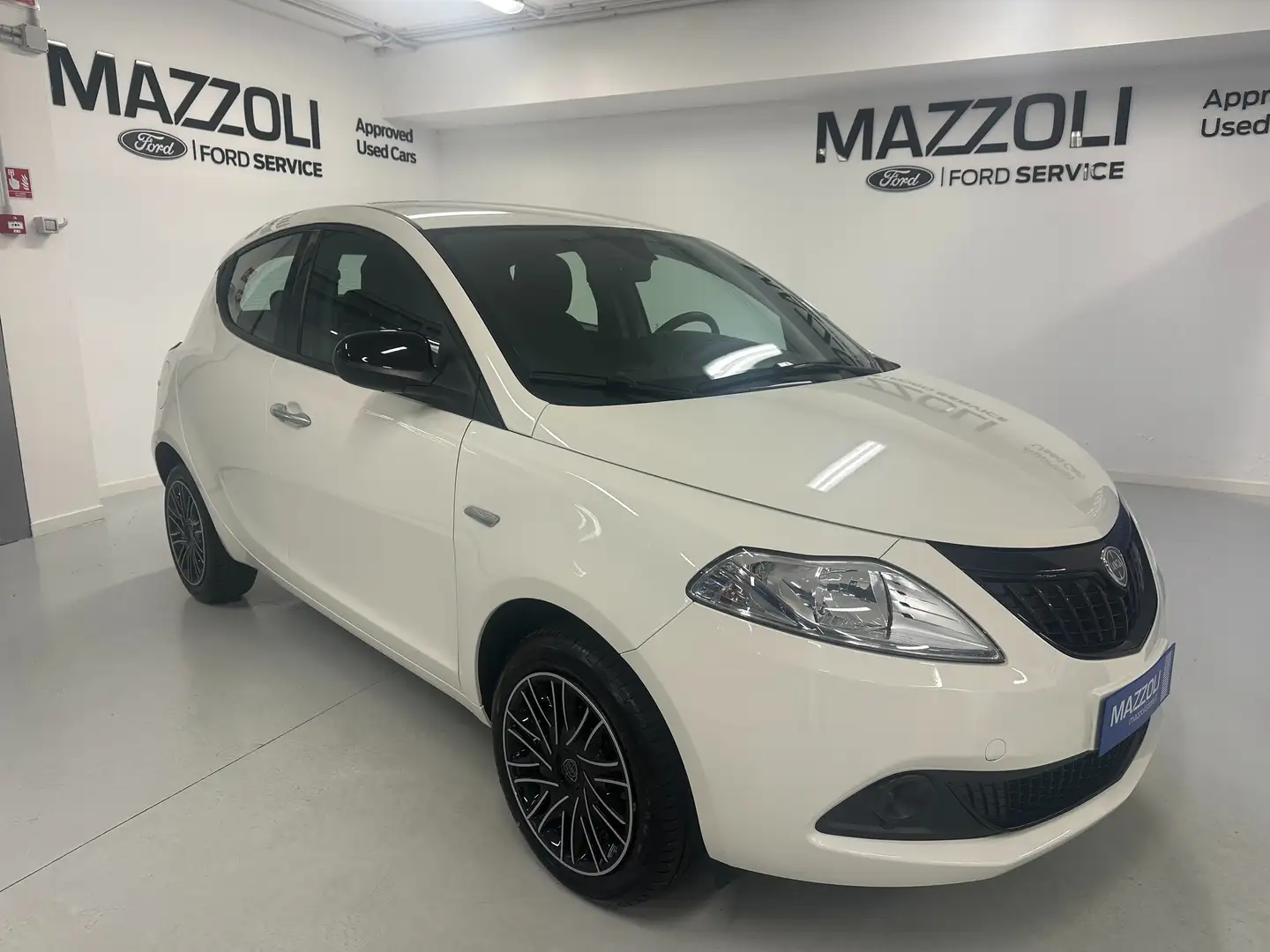 Lancia Ypsilon 1.0 firefly hybrid Oro S&S 5 posti Bianco - 1