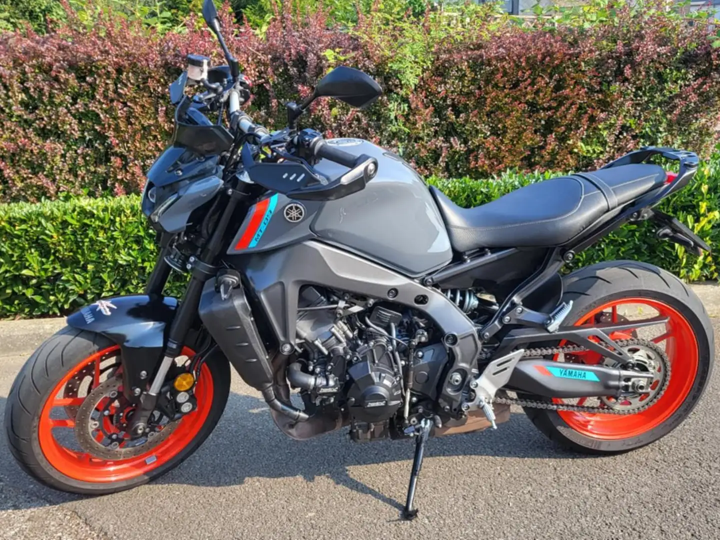 Yamaha MT-09 Grijs - 1