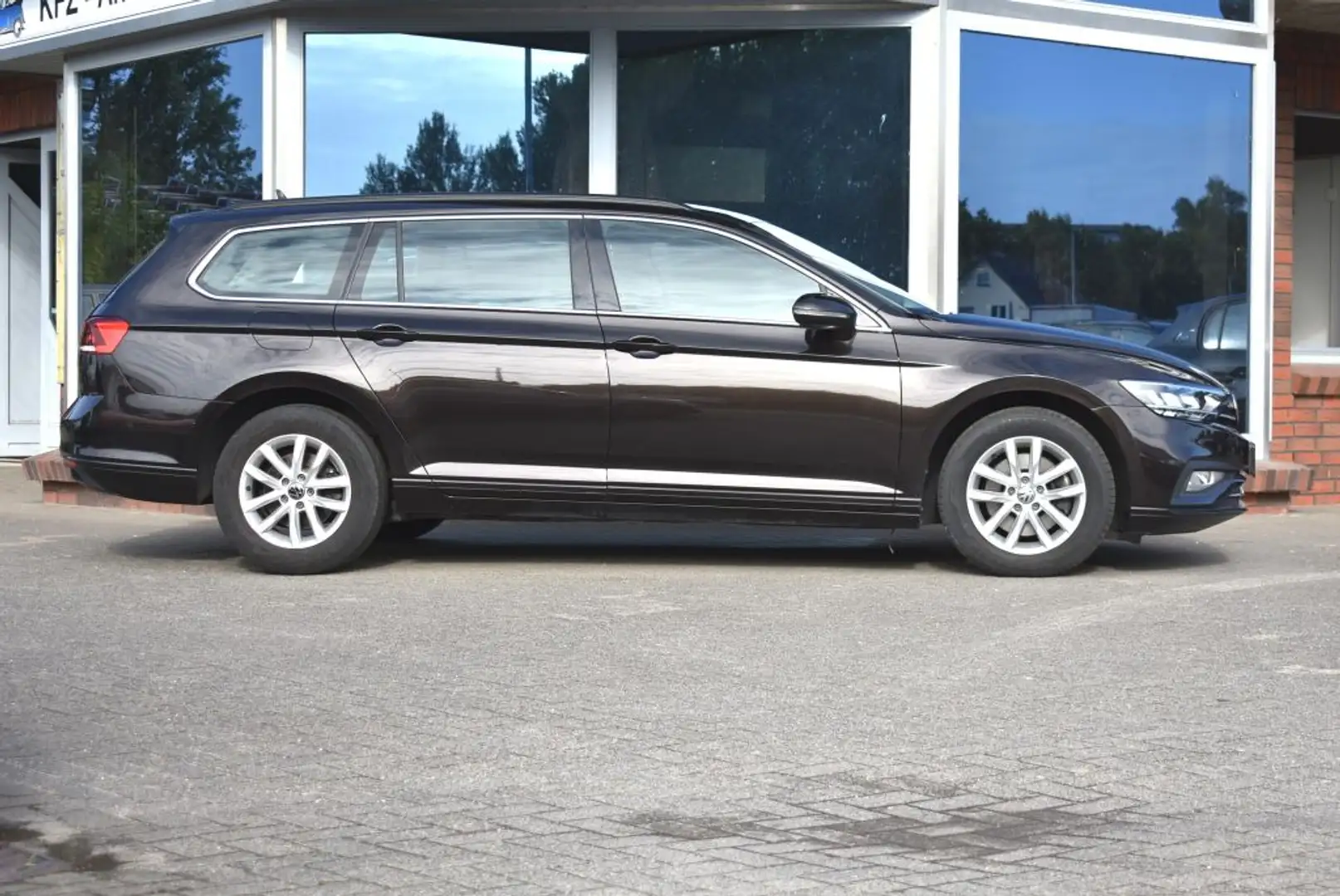 Volkswagen Passat Variant 2.0 TDI SCR Business LED, Navi, 3-Zonen Klimatroni Braun - 2