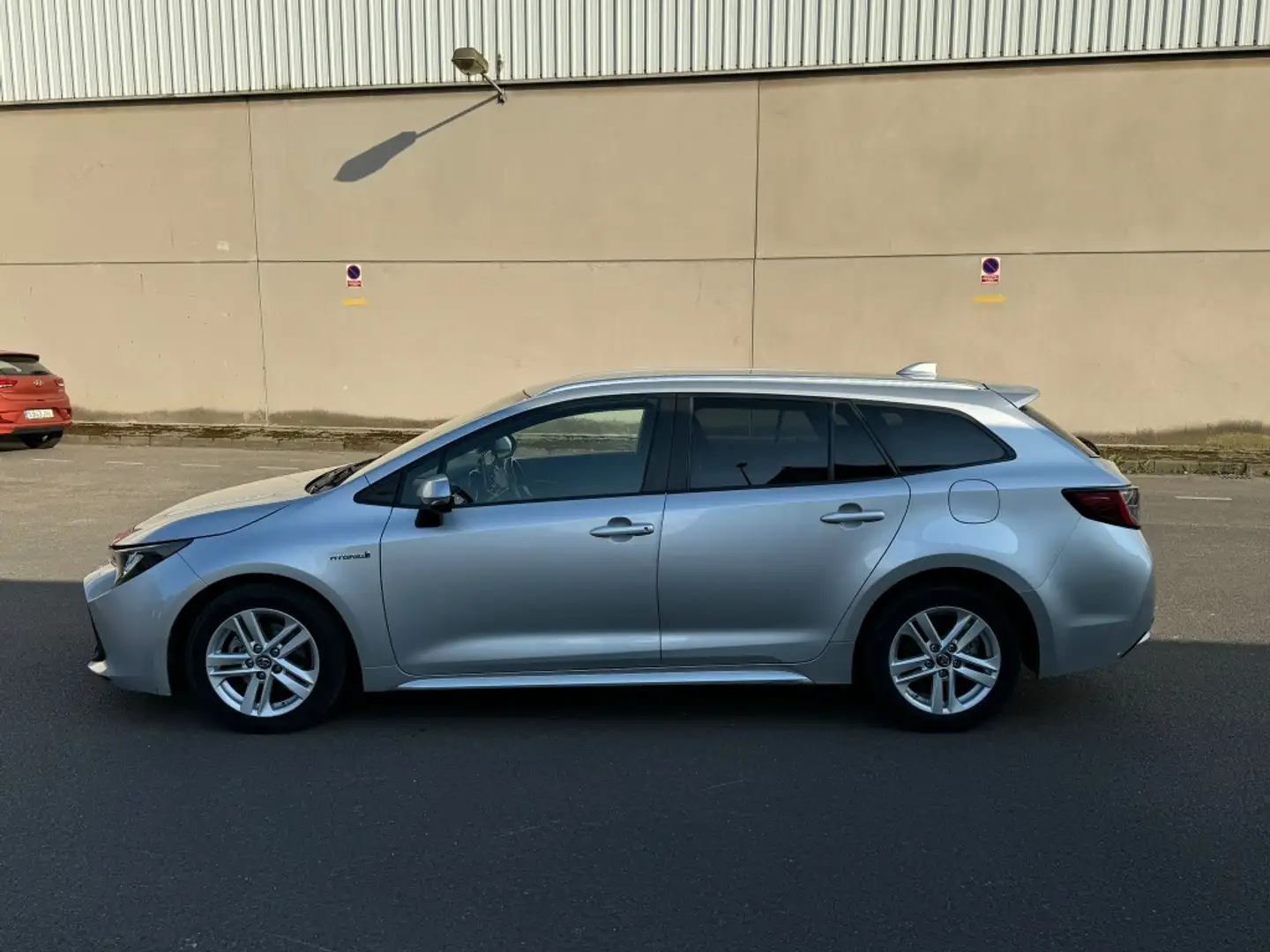 Toyota Corolla Touring Sports 125H Active Tech Gris - 2