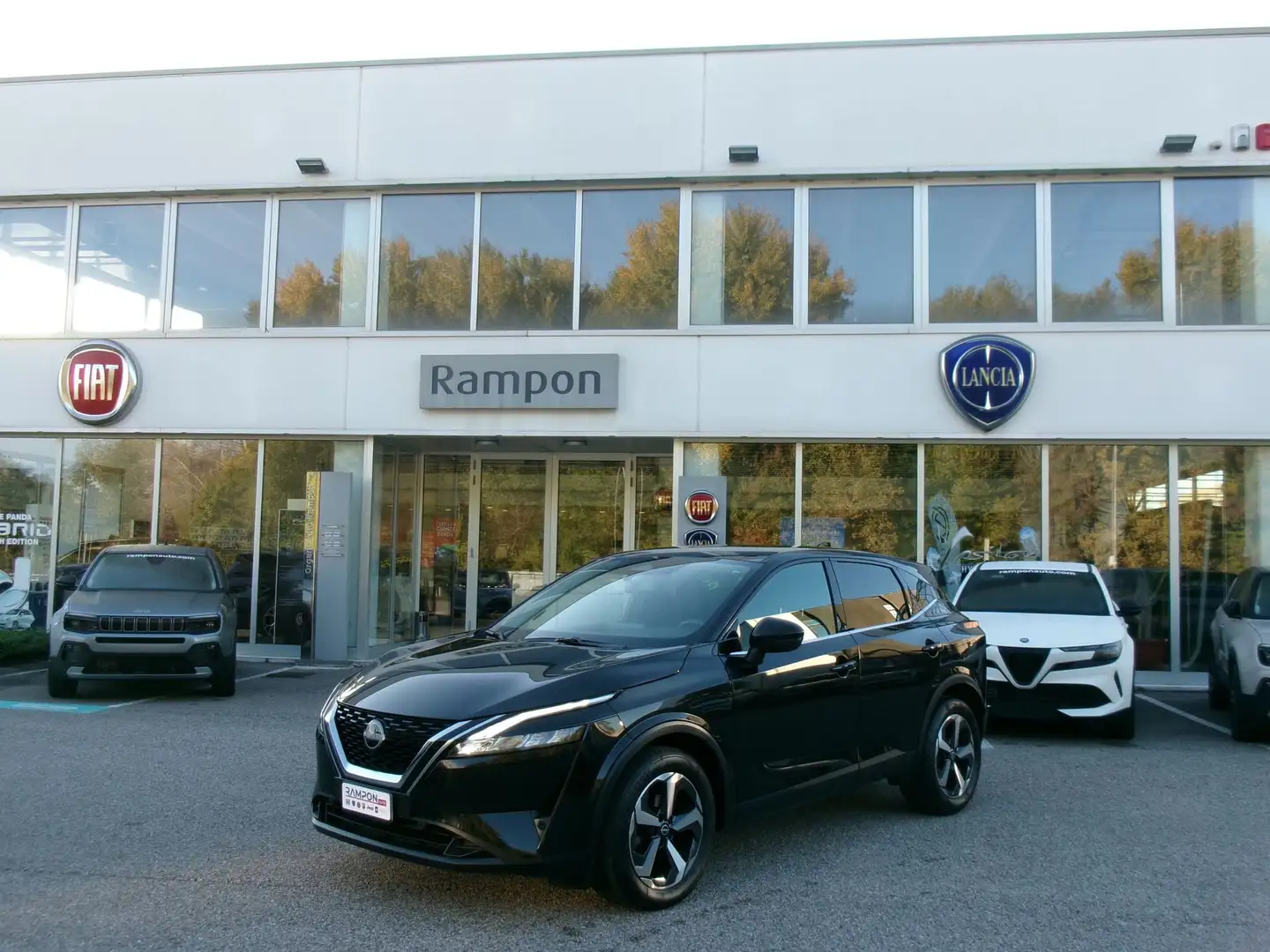 Nissan Qashqai Qashqai MHEV 158 CV Xtronic N-Connecta Schwarz - 1