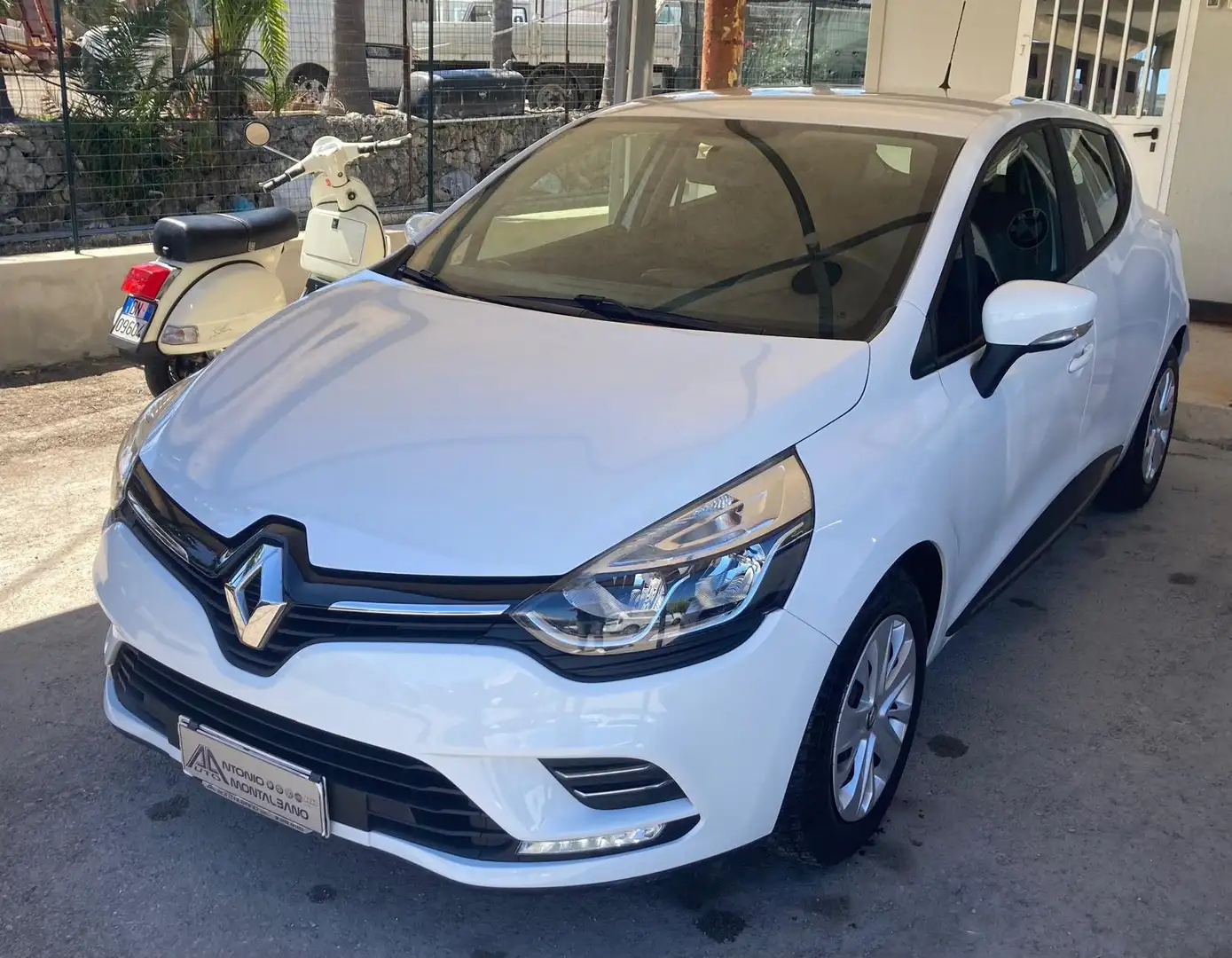 Renault Clio Clio 1.5 dci energy Business 75cv Bianco - 1