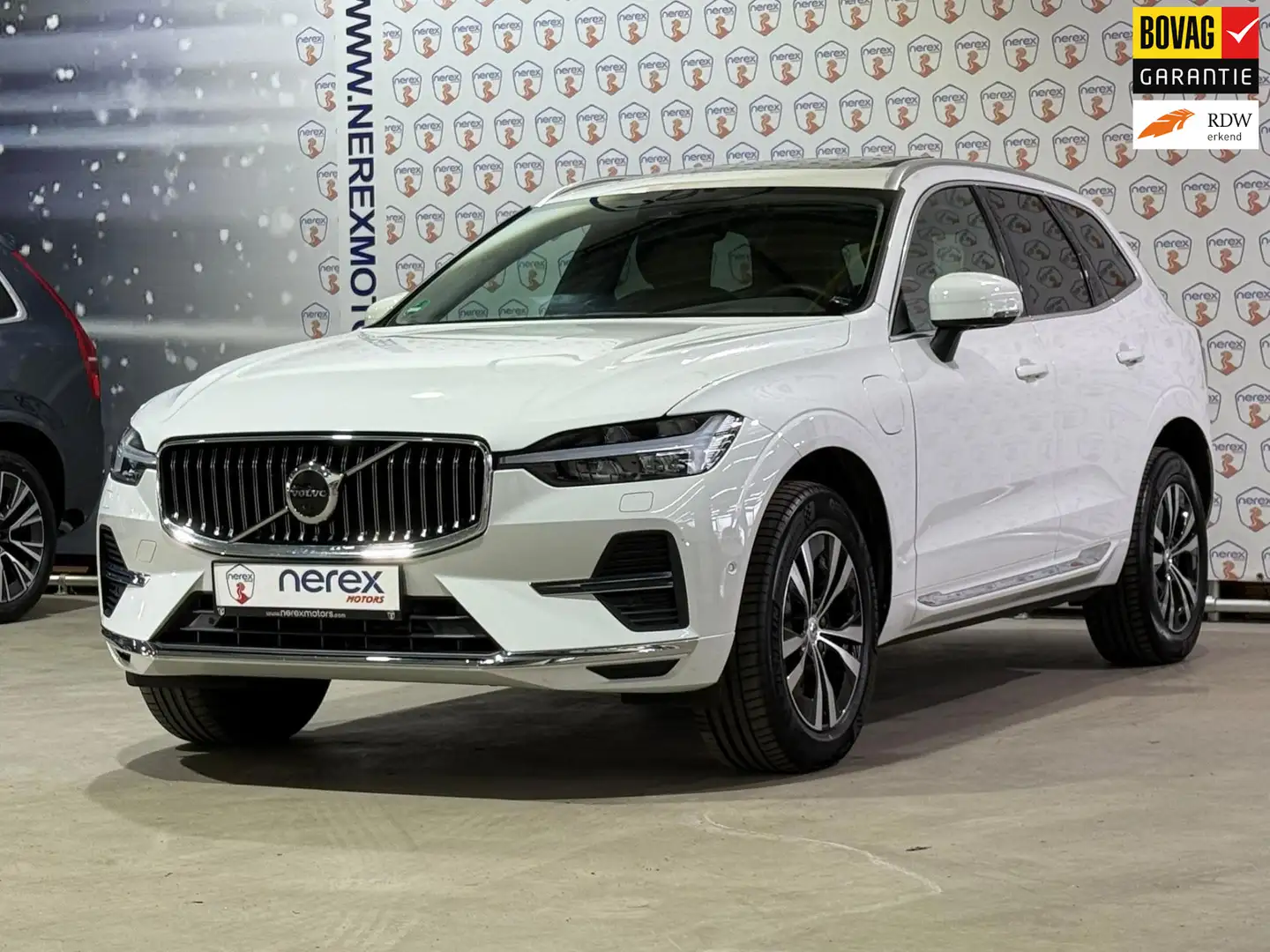 Volvo XC60 2.0 Recharge T6 AWD Inscription|Pano|360Cam|Pilot Blanco - 1