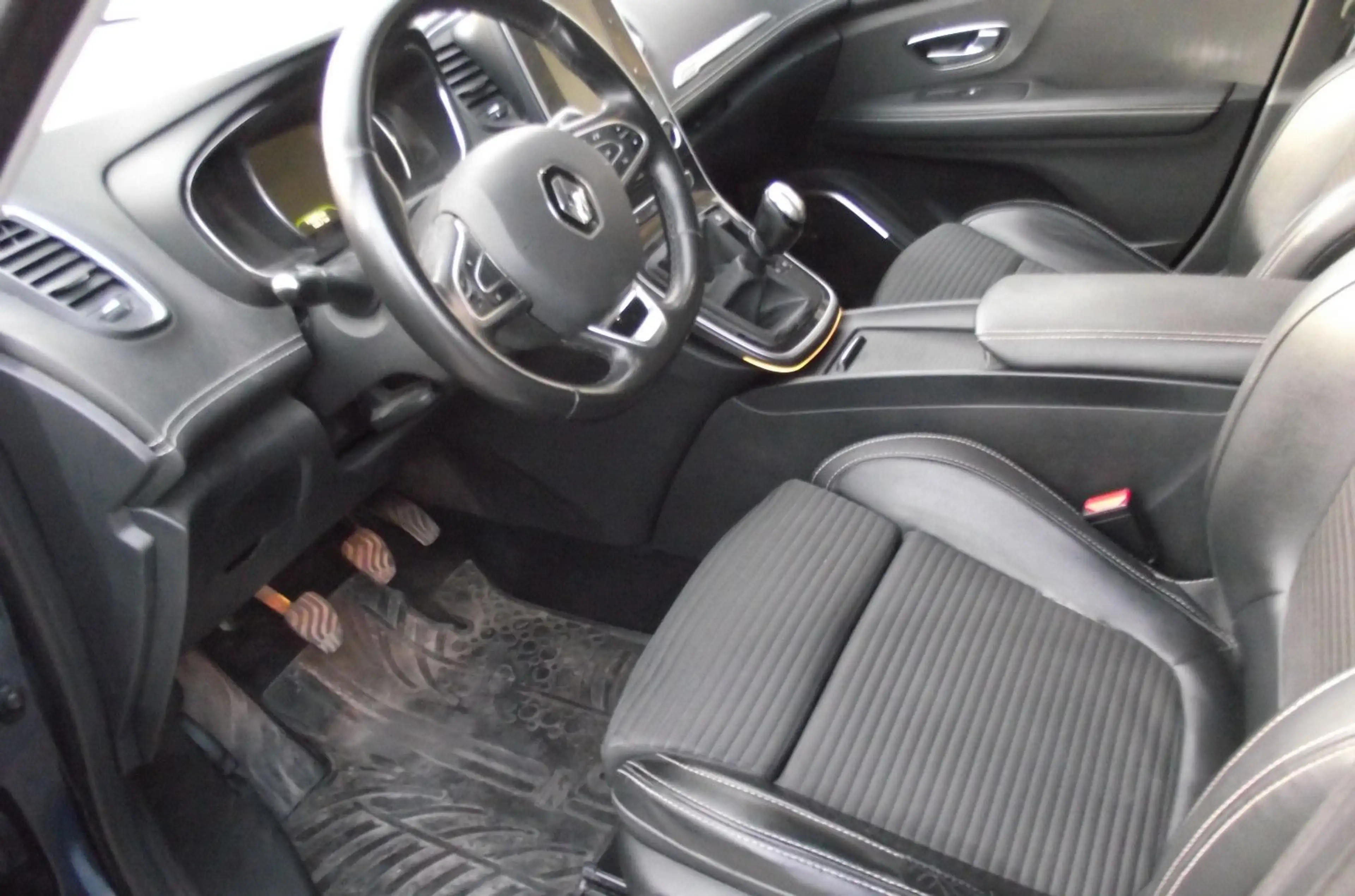 Renault Scenic IV BOSE Edition  1. Hand — photo 7