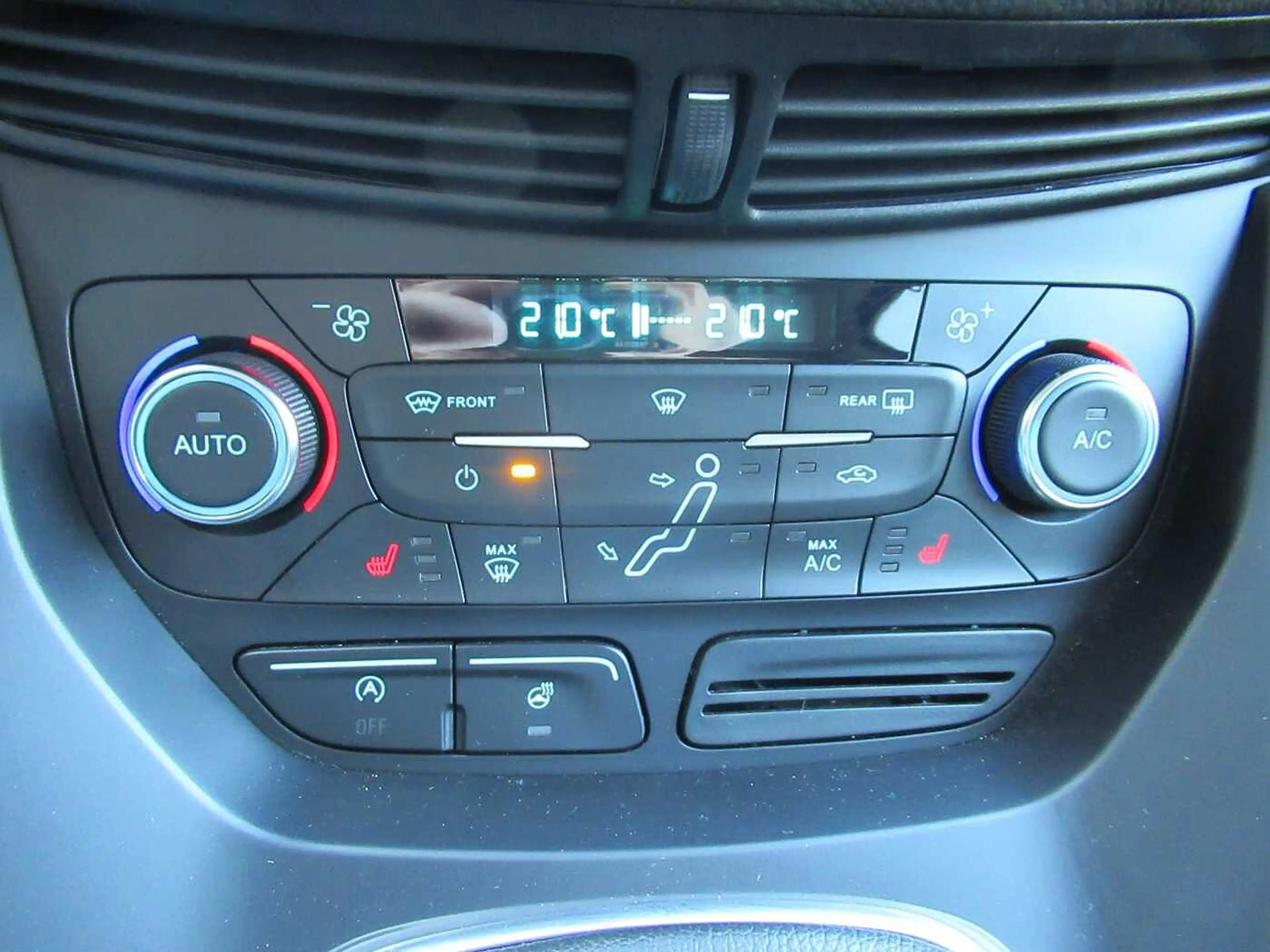 Ford C-Max COOL&CONNECT — photo 14