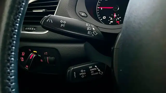 Audi Q3 view 20