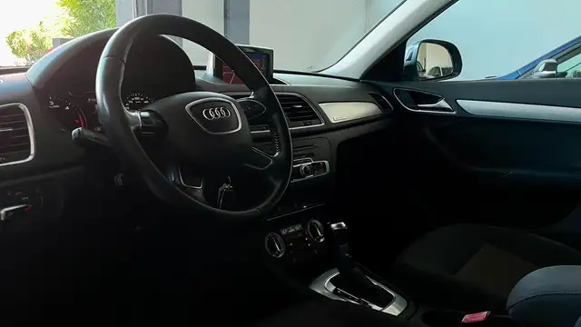 Audi Q3 view 18