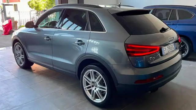 Audi Q3 view 6