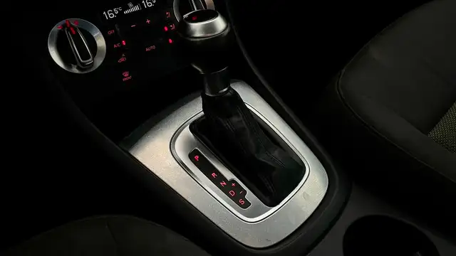 Audi Q3 view 23
