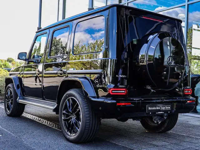 Mercedes-Benz G 500 view 3
