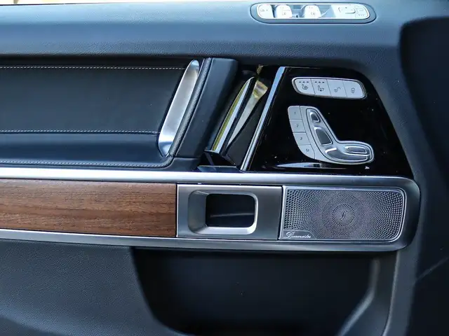 Mercedes-Benz G 500 view 12