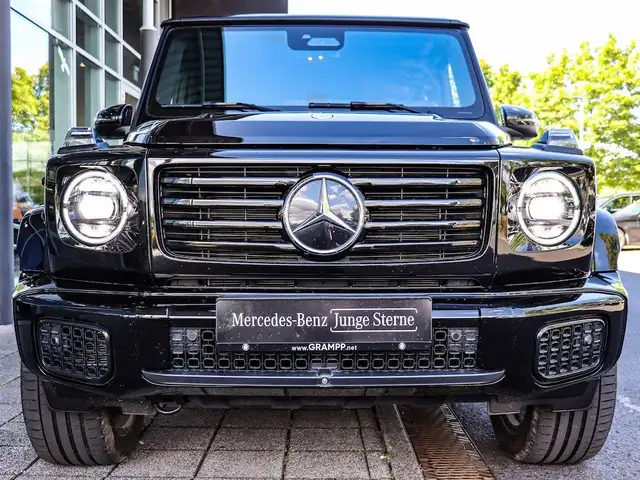 Mercedes-Benz G 500 view 10