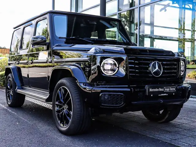 Mercedes-Benz G 500 view 9