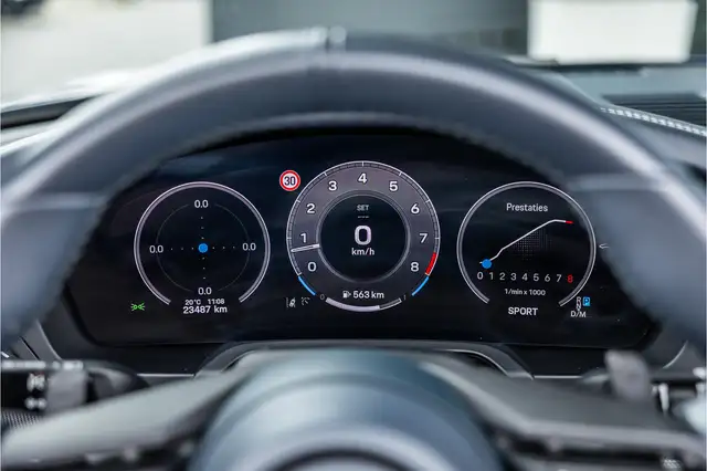 Porsche 911 view 14