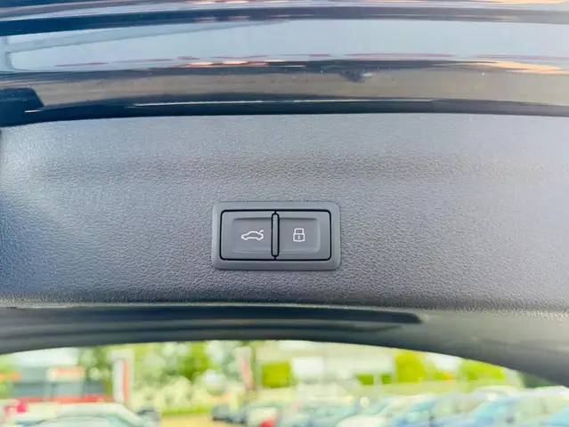Audi A6 view 11