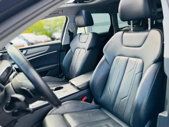 Audi A6 view 12