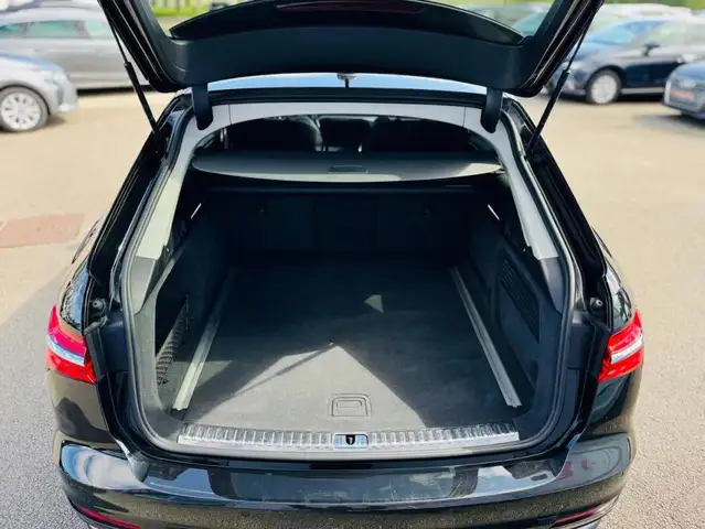 Audi A6 view 10