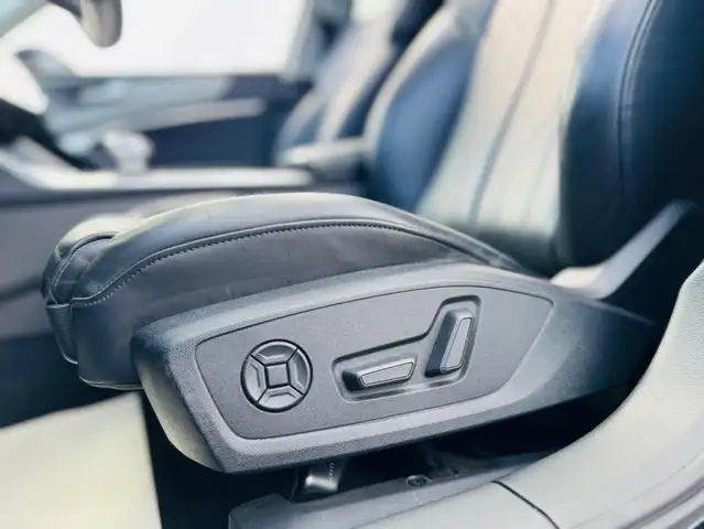 Audi A6 view 13